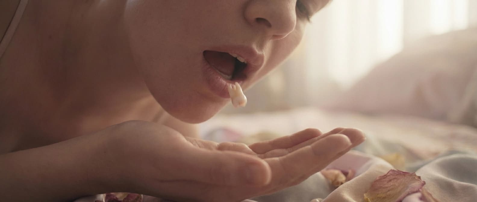 Zähne fallen aus: Bedeutung und Deutung